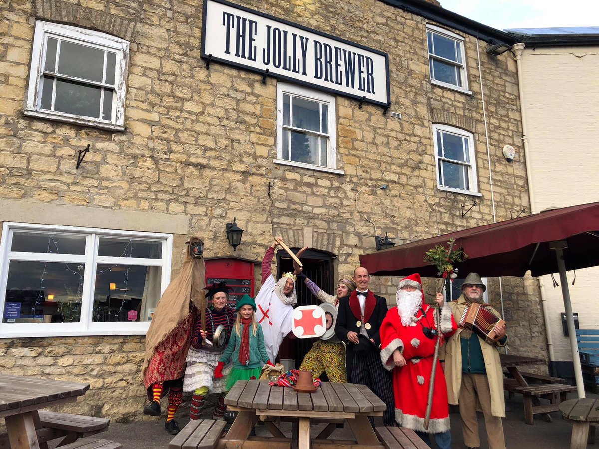 thejollybrewer's tweet photo. Day 16: The Mummers perform their play... it's billy bonkers &amp; brilliant! 
#JBAdventCalendar #NoChocolate
Thanks Mike for the pic😃 https://t.co/BXSJJuiDm4