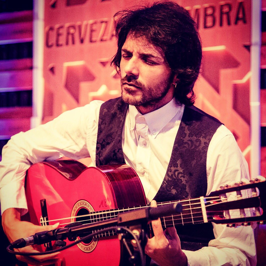 3habichuela's tweet photo. Gracias Madrid y @cervezasalhambra_es ayer por ese recibimiento!me encontraba con fiebre pero quería sentiros!gracias por ese abrazo con vuestras almas y ese cariño!!🙏😘
#disco #sentimientosdemiser #graciasalavida #vivaustedes #universalmusic
Foto:Jaime Massieu https://t.co/FLGOBxxzuN