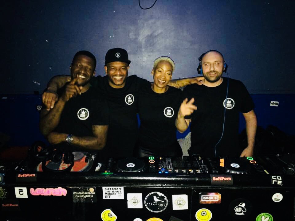 1majormovements's tweet photo. Tonight 20:00 GMT https://t.co/yp75Ey7QcB #MajormovementsInSession #TechNGroove #BeatsAndDance #JustForU https://t.co/HM3W3T8uQB