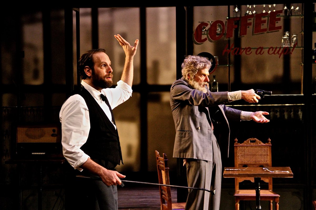 TheatreDeLiege's tweet photo. « Conversations avec mon père », grande saga familiale drôle et sentimentale, #première ce dimanche ➜ 28/12, tout public ! ➜ https://t.co/mQsmXd7DHE  #Liege https://t.co/KIyKv3Jr4Y