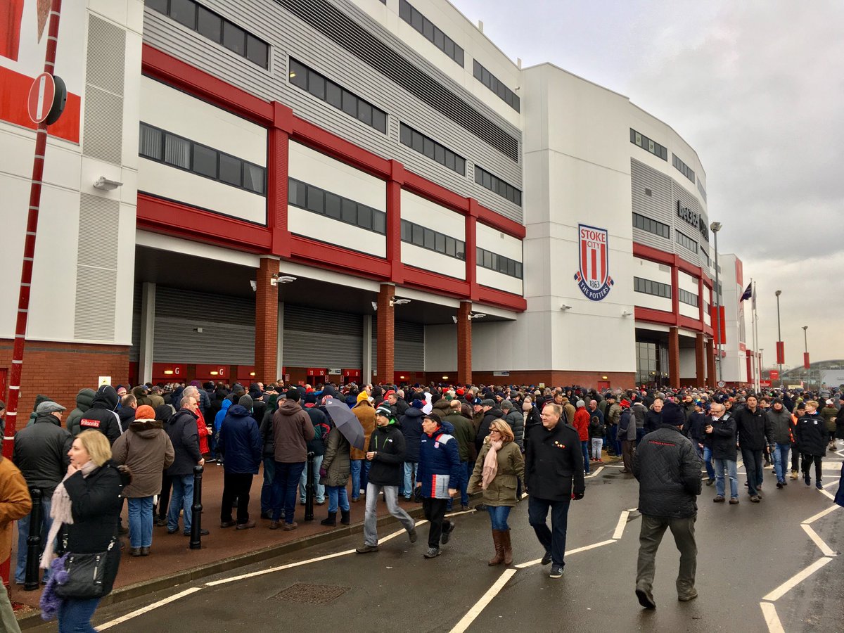 Snapshotmal's tweet photo. 1449 and fans still outside #Scfc power cut https://t.co/ts19pZ1sOd