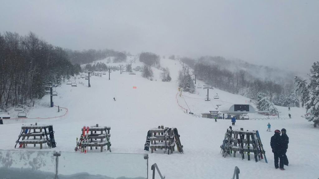 Alpine_SkiClub's tweet photo. Happy Opening Day Alpine! 
#alpineskiclub #powderday https://t.co/Im5CT71l11