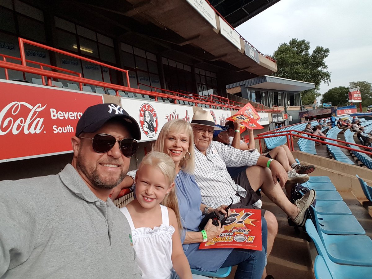 LouisCoetzee9's tweet photo. Ramslam T20 final https://t.co/tMPI5mK75E