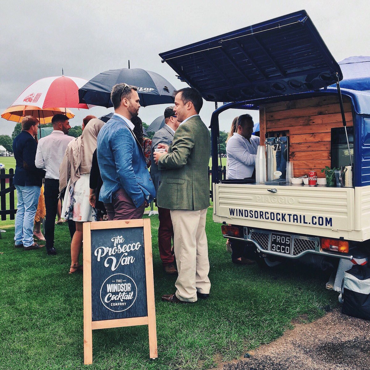 windsorcocktail's tweet photo. A little bit of rain isn’t going to keep The Prosecco Van away! No matter the weather, we’re available to hire for all your 2018 corporate events/birthday parties/weddings/festivals and more! 🎉🎉🎉 #windsorcocktail #proseccovan #mobilebar https://t.co/ggMVjl88cR