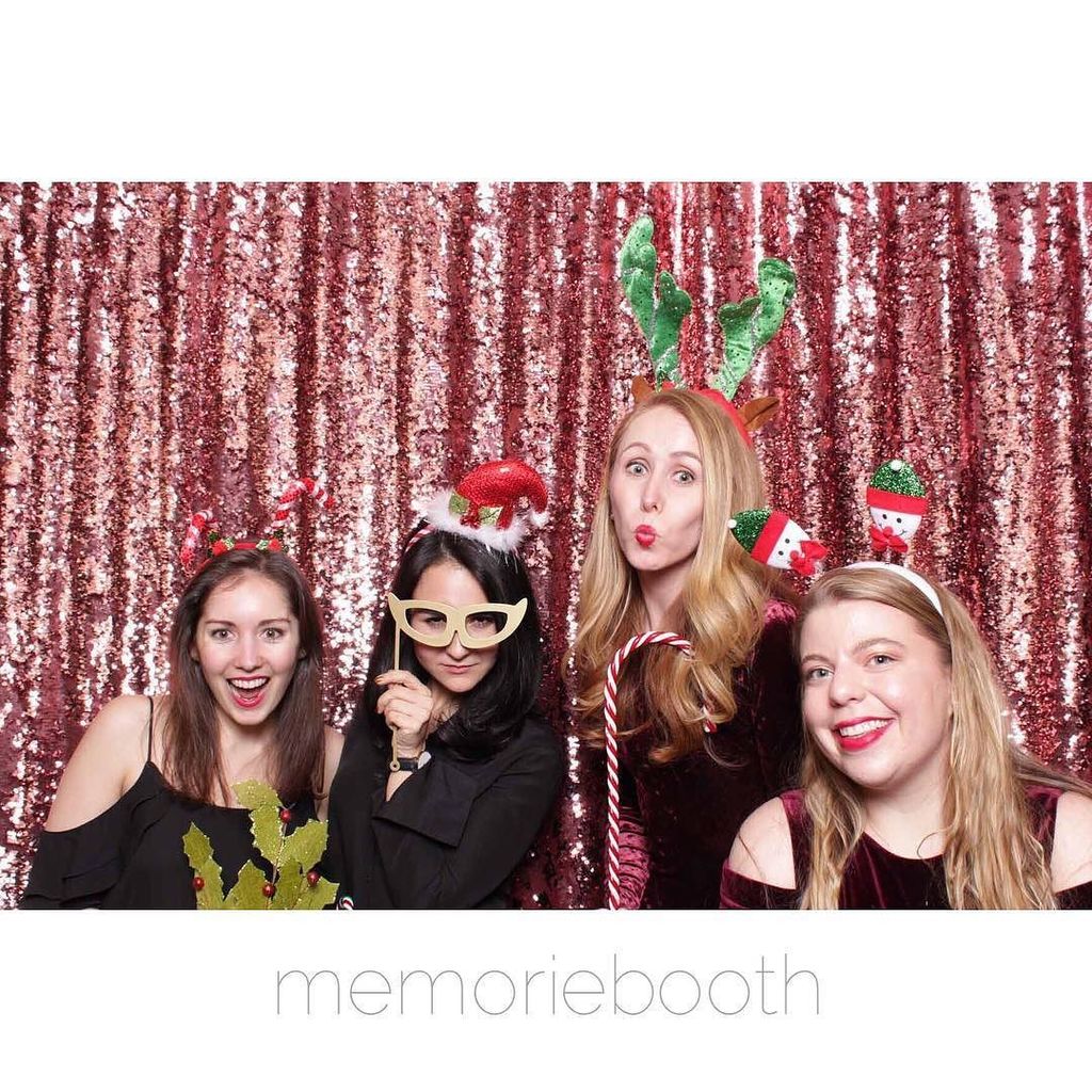 memoriebooth's tweet photo. Down to the single digits! Christmas is almost here. 🎄 Santa is drawing near! 🎅🏼 #holidayparty #christmastime #memoriebooth https://t.co/O6IM9GaIlM https://t.co/t4nuCXCkMv