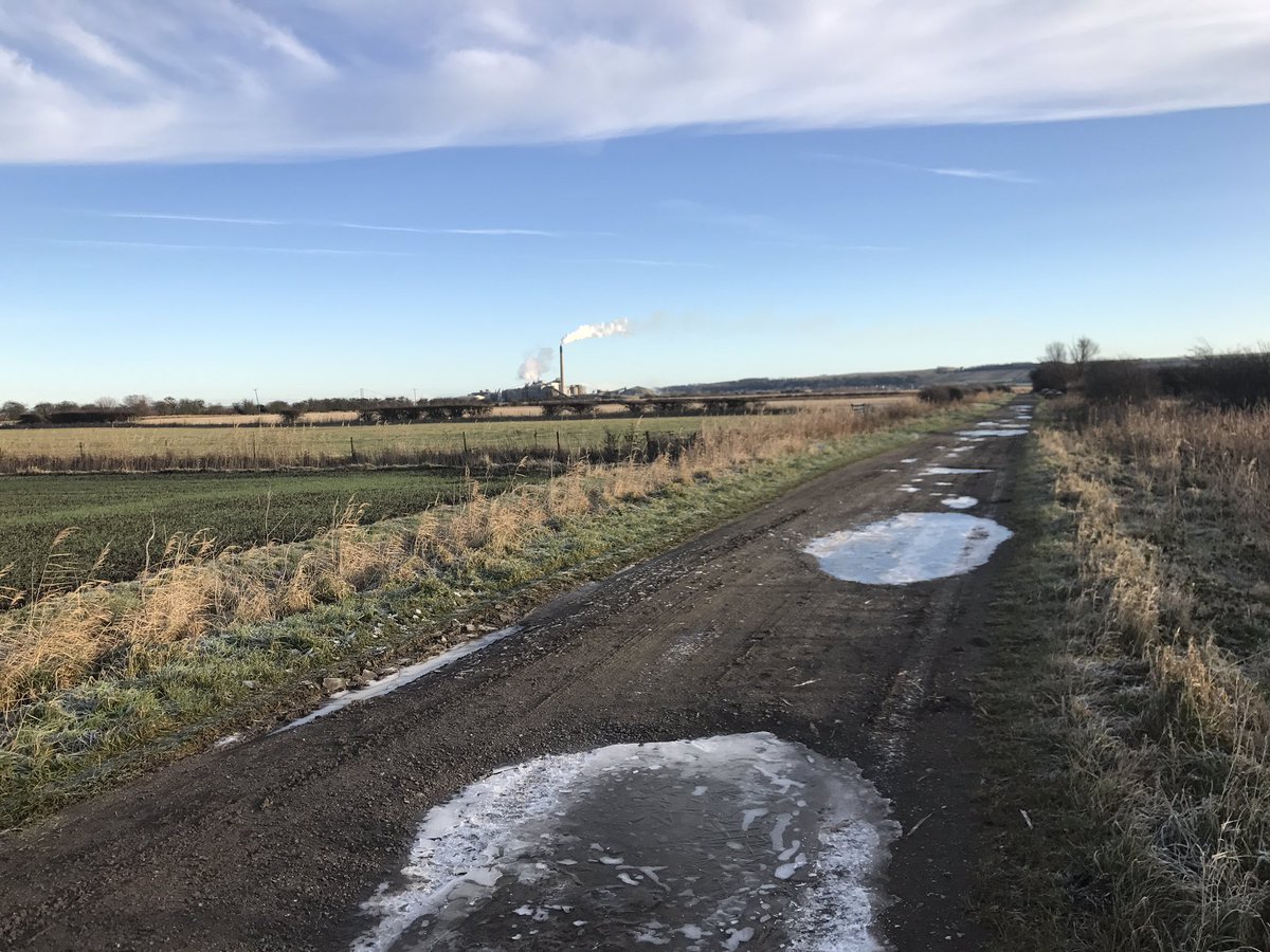 stevehigh4's tweet photo. Fresh and frosty early doors but worth it for stunning views on #MTB
#mtbexplore #aatr #explorelincolnshire https://t.co/LGxqr0iIvg