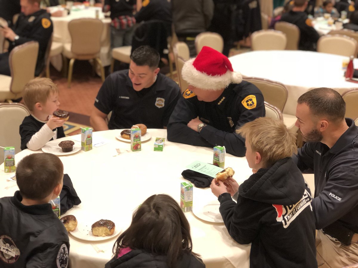 ChiefMikeBrown's tweet photo. Our inaugural year of Police Pay It Forward is a huge success with our #officers raising over $10000 to take 50 children shopping for #Christmas presents. #PPF17 @slcpd https://t.co/K5rlLhCALB