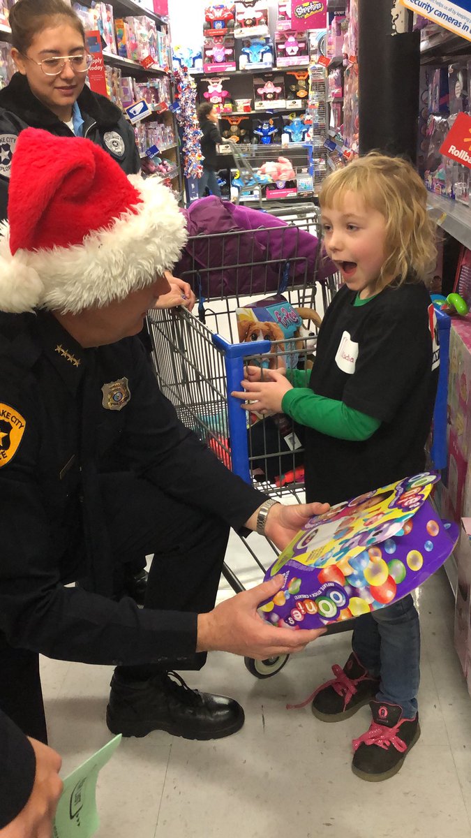 ChiefMikeBrown's tweet photo. Our inaugural year of Police Pay It Forward is a huge success with our #officers raising over $10000 to take 50 children shopping for #Christmas presents. #PPF17 @slcpd https://t.co/K5rlLhCALB
