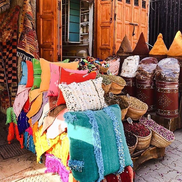 lebleudazur's tweet photo. Don,t look for happiness, create it 🌈🌈💙❤️🧡Happy weekend sweeties 😘#love #weekend #marrakec #boho #bohostyle #hippiegirl #gypsysoul https://t.co/Lho15qVsln