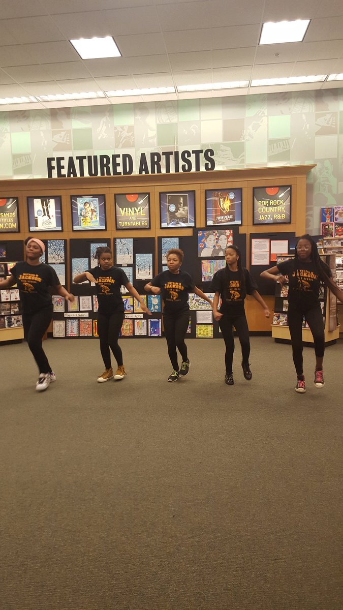 MJHSMediaCenter's tweet photo. Fantastic performance by MJHS Step Team! Join us at the Edgewood Barnes and Noble today to support our MJHS fundraiser! @APSMHJHSJaguars  @mjjaguars https://t.co/s0KLM94sy1