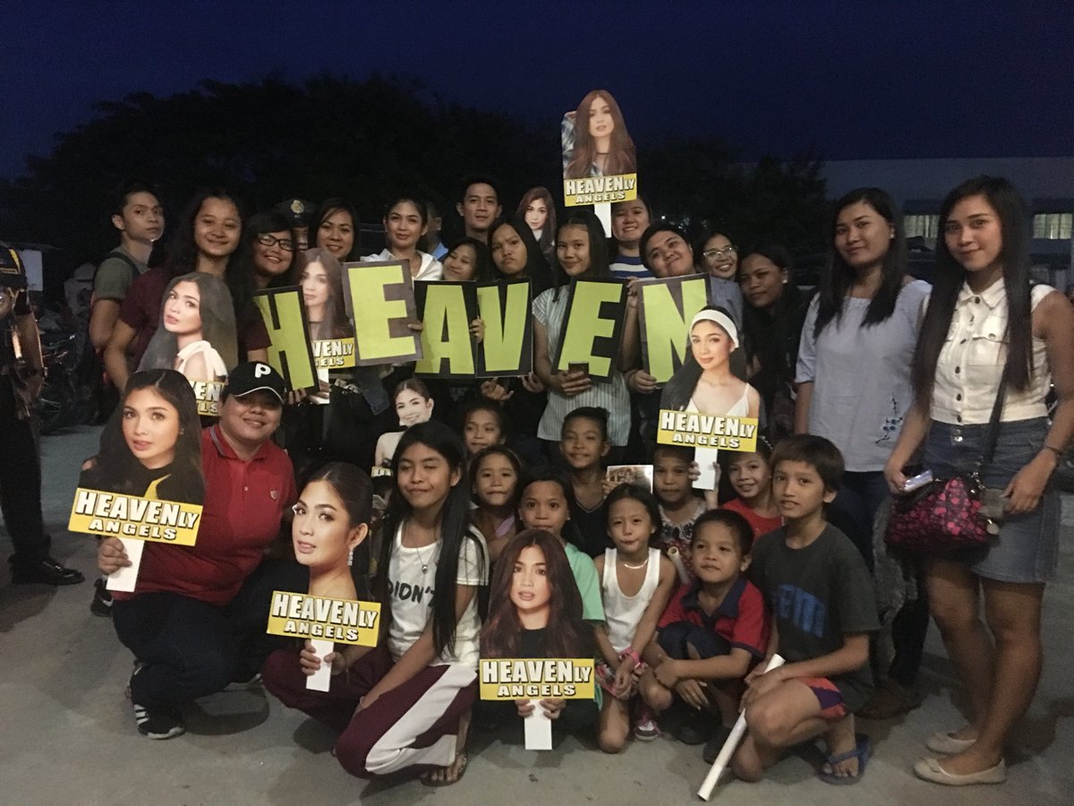 RhianMae7's tweet photo. Subrang saya ko po dahil nkpag Team Live na rin aq sa mall show ni @hperalejo The crowd at Metroshoppers Victory Sapang Palay!..nextime ulit😍 https://t.co/HZVRh1HG9o