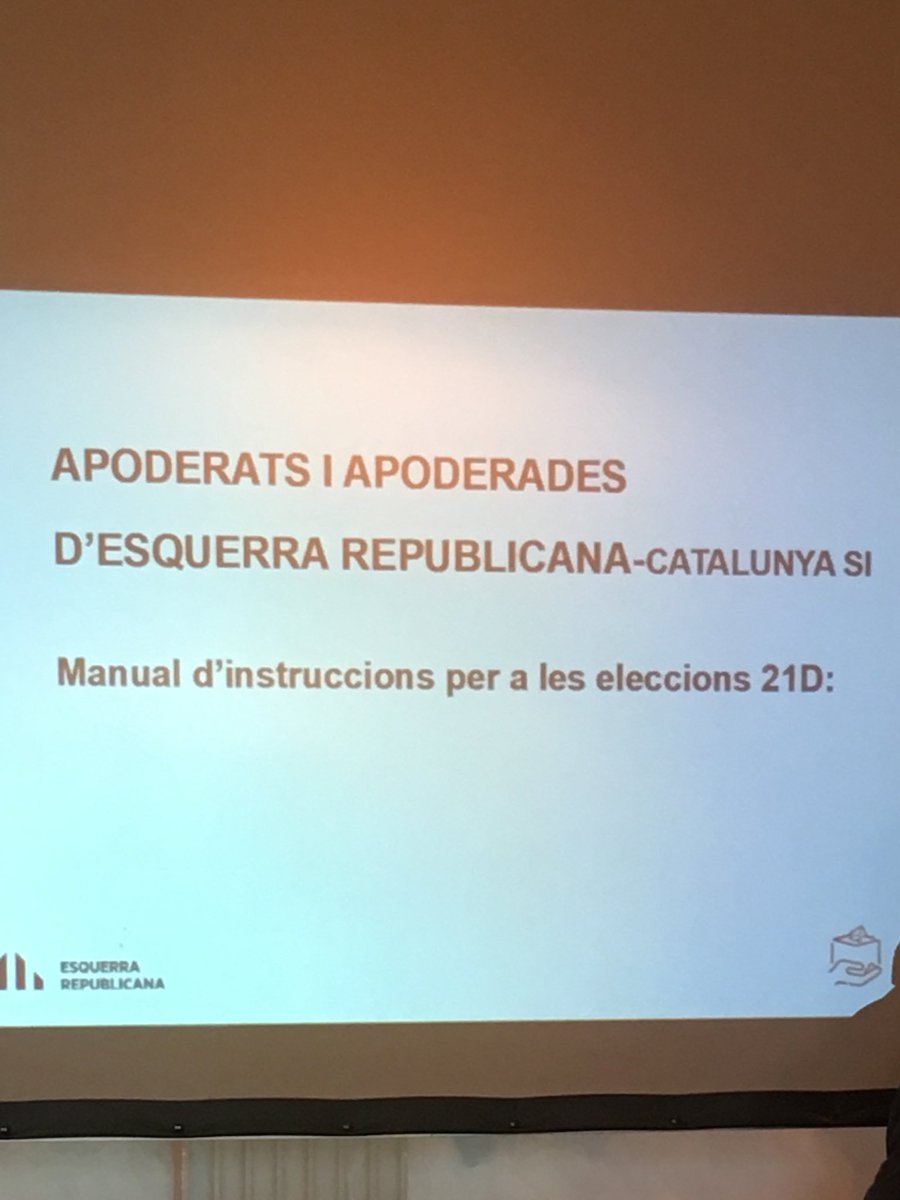 enricpalol's tweet photo. La sala ja es plena i la gent segueix fent cua per acreditar-se #Apoderat21D , som a Figueres amb #ERC https://t.co/Gb2JrTtdtI