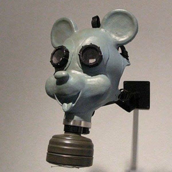 HistoryInPics's tweet photo. A child's gas mask during WWII. https://t.co/Wt5qAwVjTG
