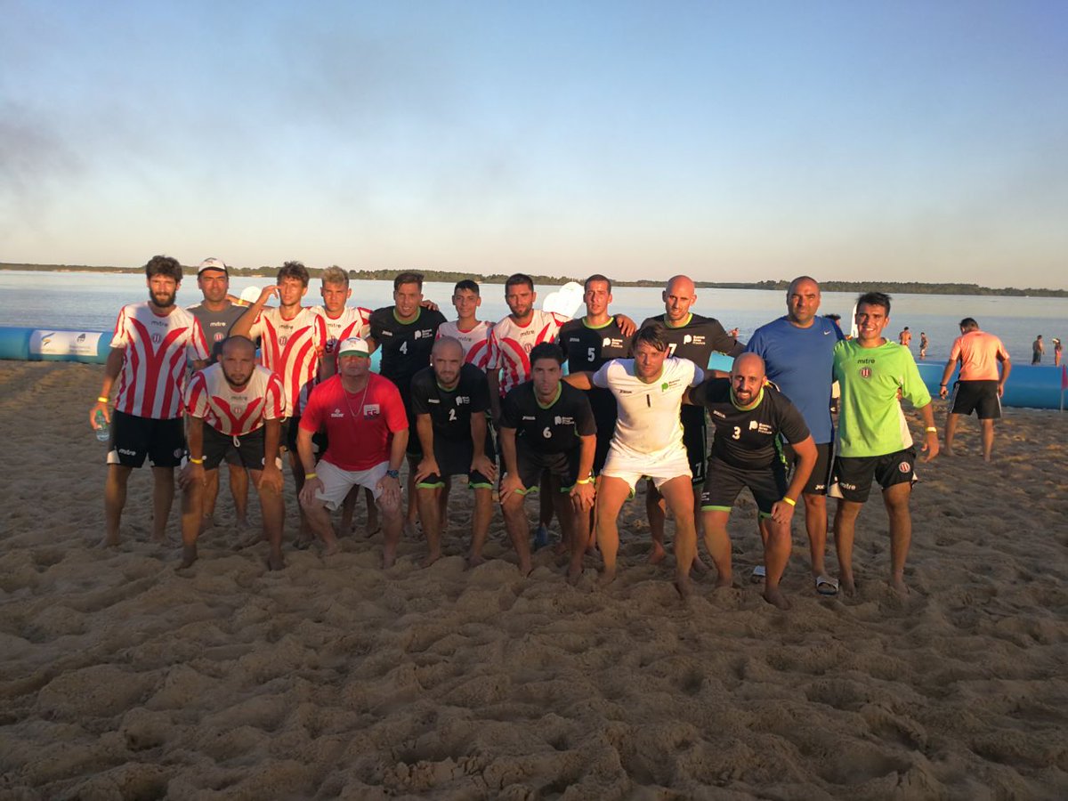 especialchino's tweet photo. Fútbol Playa
#Buenos Aires vs Santa Fe
#juegosnacionalesdeplaya
#BAfutbolplaya #Ituzango
#SEGUIMOSCRECIENDO https://t.co/rRI1Pco8ZW