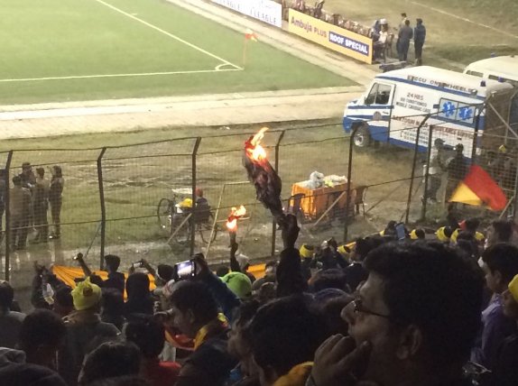 east bengal the real power ebrp on twitter eastbengal fans light mashal the symbolic burning torch to celebrate the last moment winning goal of willis9plaza against churchillb goa fni khelnow the ranjitbajaj chiranjitojha the symbolic burning torch to celebrate