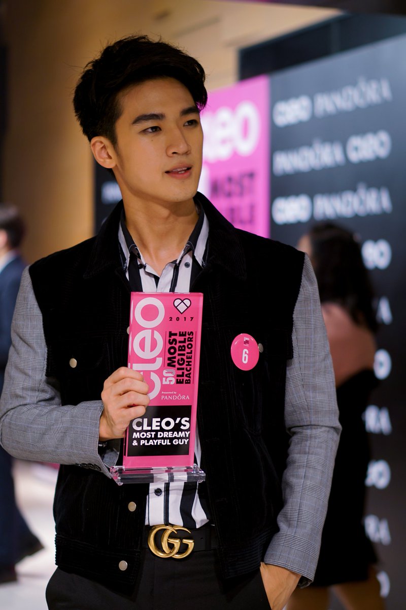 neoxza_capulet's tweet photo. ไม่ได้มาอัพเดทหลายวัน
ยินด้วยนะ "MD" หรือว่าที่หมอ "ธารา" ของเรา กับรางวัล "Most Dram & Playful Guy Bachelor2017" 🎉
#cleobachelors2017 #eb6 #myengineerเมียsวิศวะ
#ธาราฟรองค์
@MDNutthapong https://t.co/btHA3q5oFz