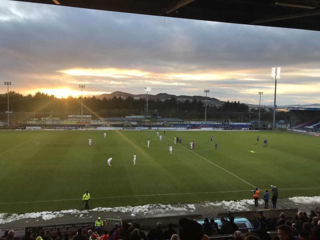 malcmacaulay's tweet photo. It’s @ICTFC v @Dumbartonfc for me today. Mon the jaggys #rightenuff https://t.co/5DCsHSqCDK
