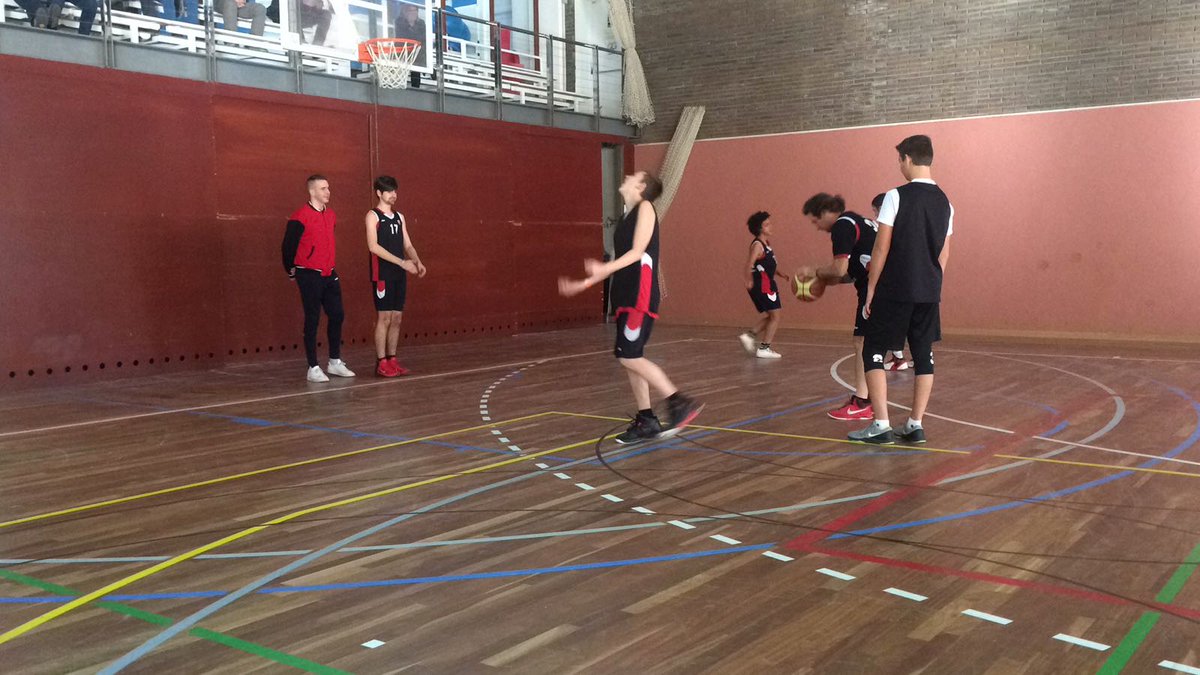UESC_SantCugat's tweet photo. FINAL! 🏀 UESC ASDI, 18 🆚 TEB A, 30 🏆 Jornada 4 @acellfederacio 📝 Sense victòria aquesta jornada 🔴⚫️ #UESCASDI #infoUESC https://t.co/X14VIt6YGi