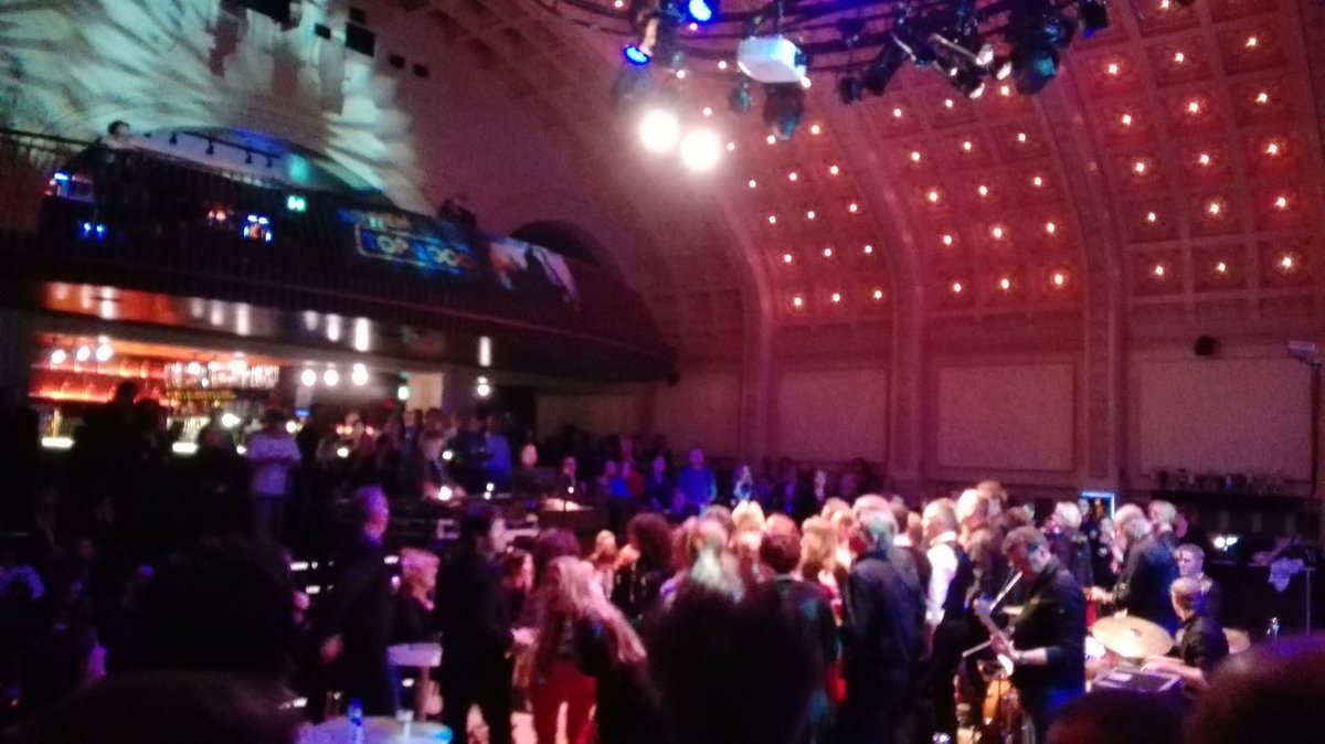 _Waalheimat's tweet photo. Singen verzaubert die Seele.🎶 #top2000 in Arnhem war toll 🎼🙂 und das Theater erst 😍 https://t.co/0gthS6Yd86