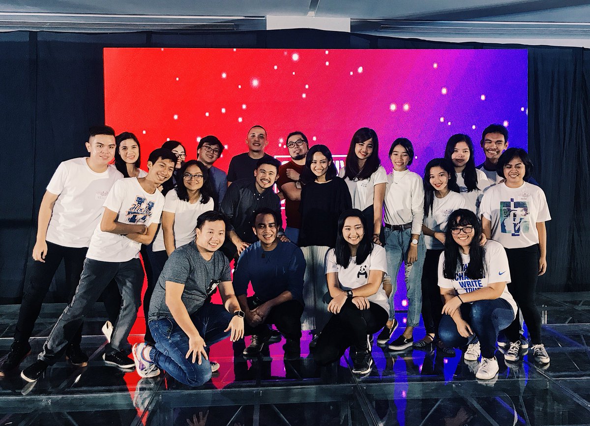 matthewencina's tweet image. Thank you #creativeanarchy2017

You guys were an amazing audience and deserved all my energy. You earned it 😅

Hope to be back someday!