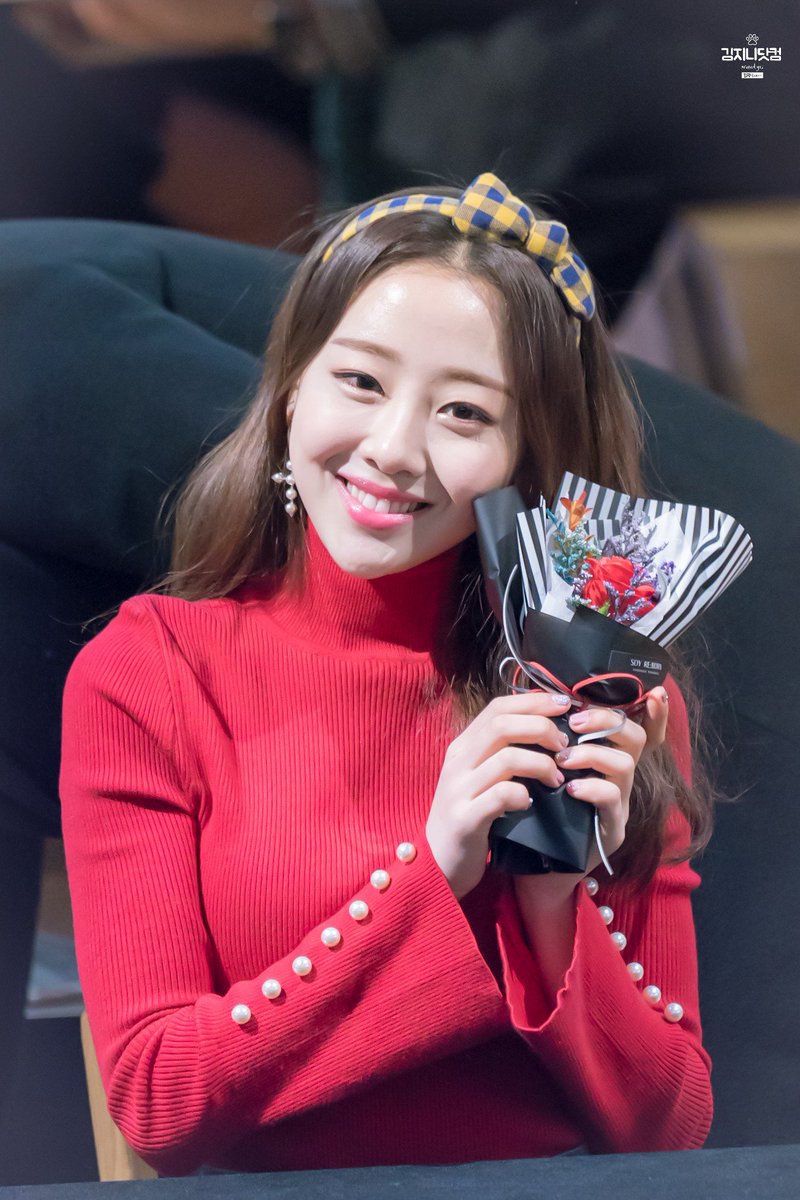 kimjini_com's tweet photo. 1701216 강남 반디앤루니스
#이달의소녀 #loona #이브 #yves https://t.co/aicp3kltYb