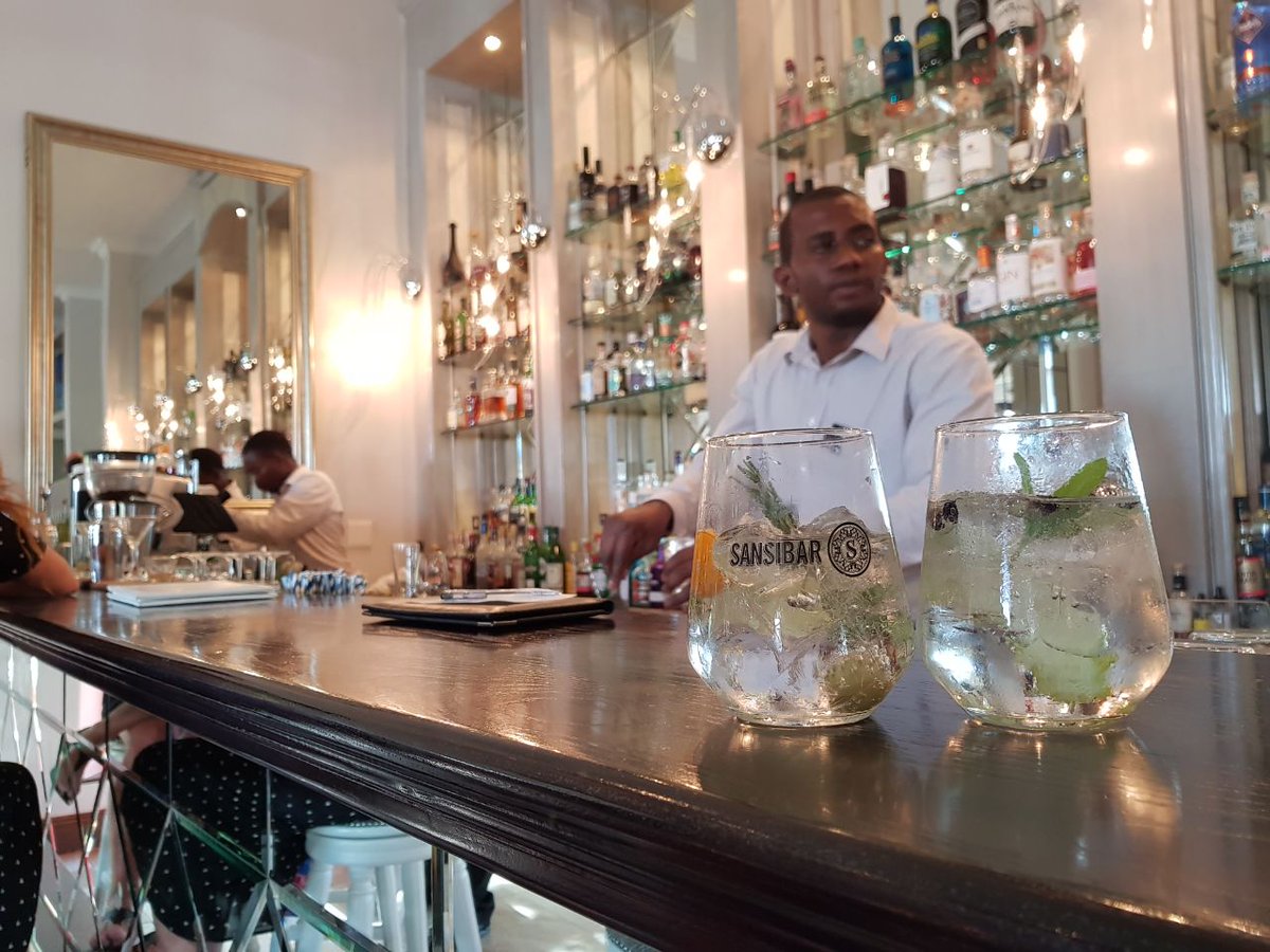 LoveTrouvaille's tweet photo. Cheers to a fabulous #PureGin event. Revelling in the choice of gin-oh my, it's heaven! @AsaraEstate #gin https://t.co/TTlnRYH903