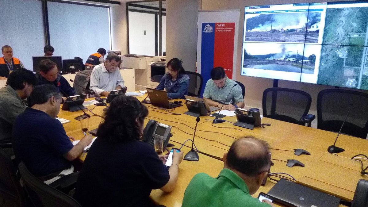 [AHORA] Subsecretario Aleuy encabeza Mesa Técnica en <a href="/onemi_chile/">ex Onemi_Chile</a> por emergencia en localidad de Santa Lucía, comuna de Chaitén.