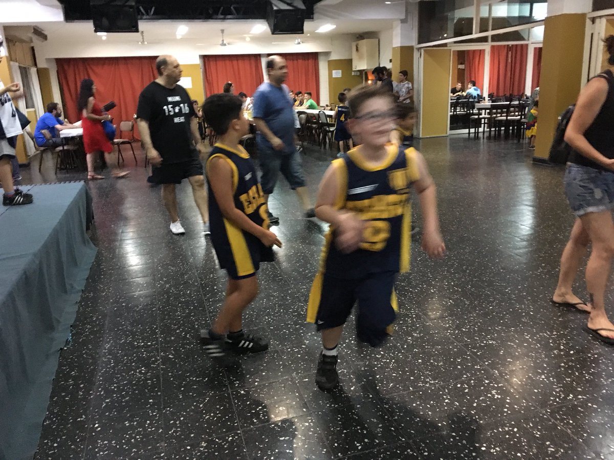 flordelestero's tweet photo. Toda la Familia de @Icdpedroechague trabaja para el Basquet, porq el Deporte es Salud y los Clubes de Barrio cumplen una función social @BasquetARG @manuginobili https://t.co/RnScVzFSmQ