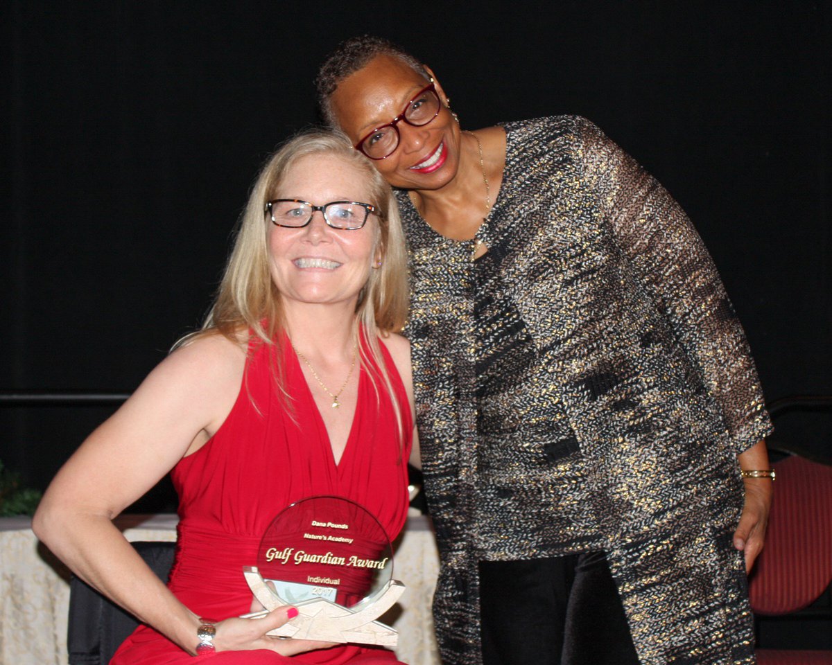 Natures_Academy's tweet image. Want to know more about Dana Pounds and her 2017 Gulf Guardian Award? Watch the whole award video and discover how you too can become a tool of change!! 🌎💙 #ToolsOfChange #StrongerTogether #DanaPounds #EPA #GulfGuardianAwards
youtube.com/watch?v=7kby9V…