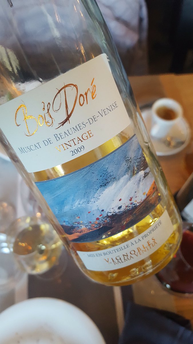 A2 #winophiles I fell for French Dessert Wines last year when I had Muscat de Beaumes de Venise <a href="/beaumesdeV/">Beaumes-de-Venise</a> <a href="/RhoneaOfficiel/">Rhonéa</a>