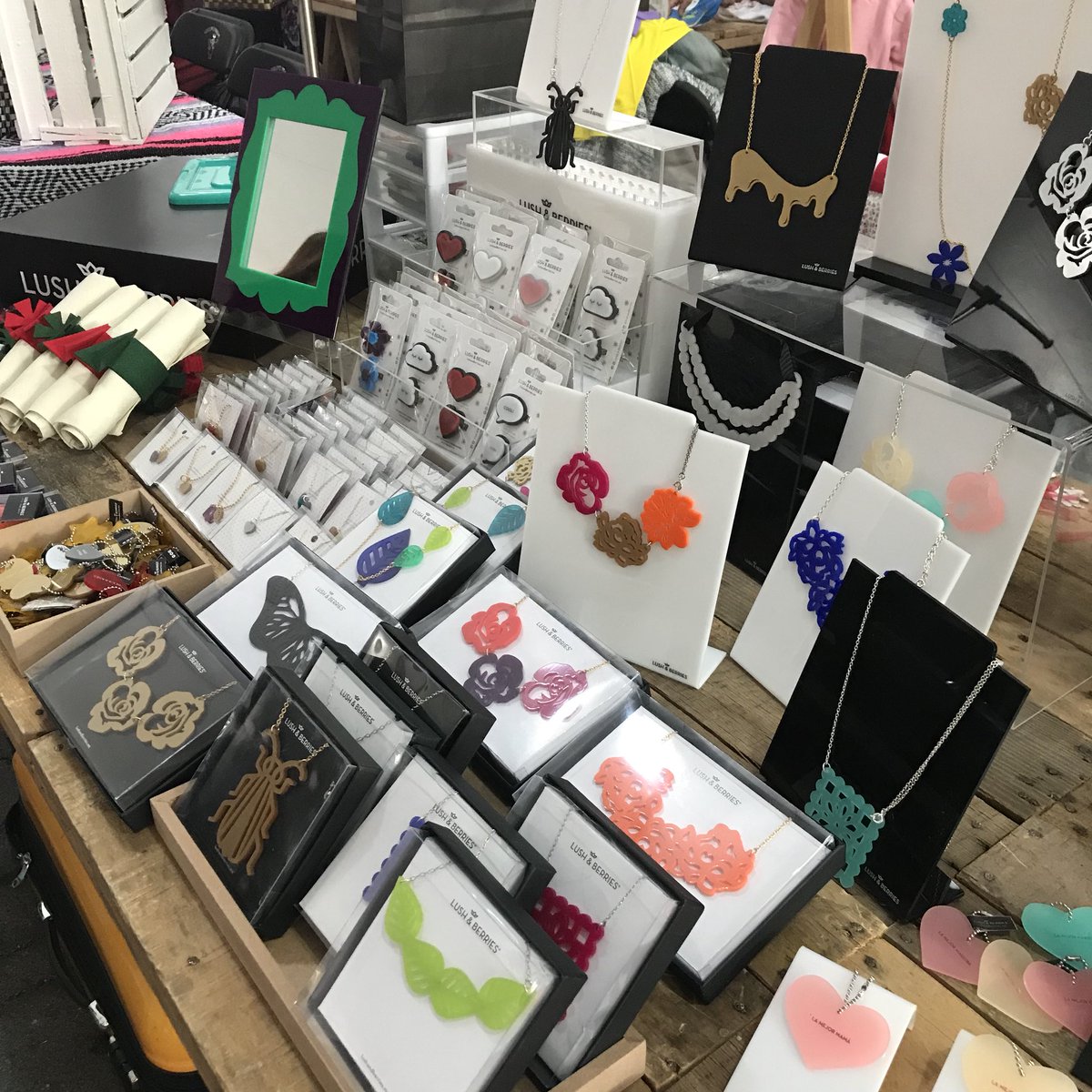 lushandberries's tweet photo. Ya estamos listas en #MomzillaFest !!!!! Miguel Laurent y Gabriel Mancera, Col Del Valle! 🙌🏼♥️🛍🛍🛍🛍😍🤗 #GirlPower #MomzPower #ShoppingTime https://t.co/vFFbE1zoMM