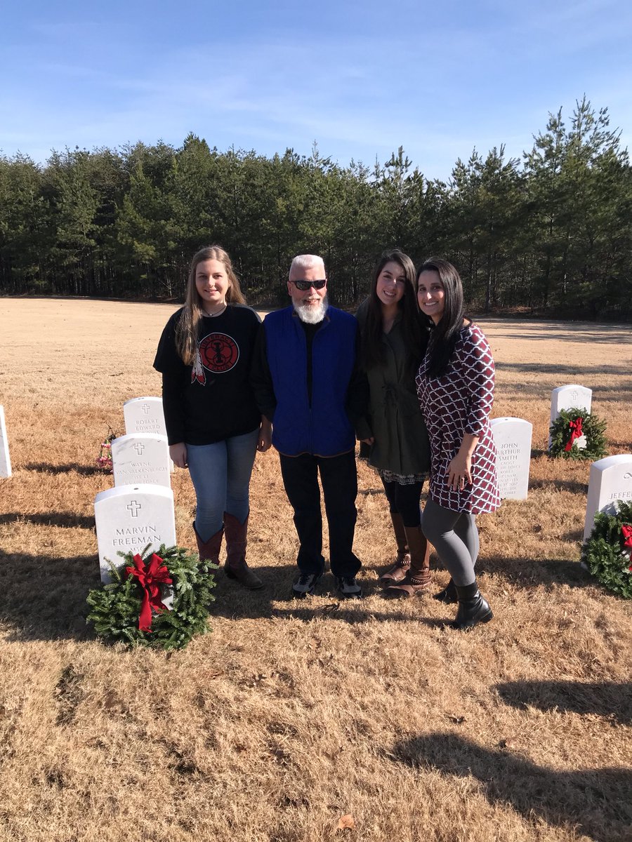 ashleyhmayo's tweet photo. Laying wreaths at Georgia National https://t.co/8M4dQlNQSQ