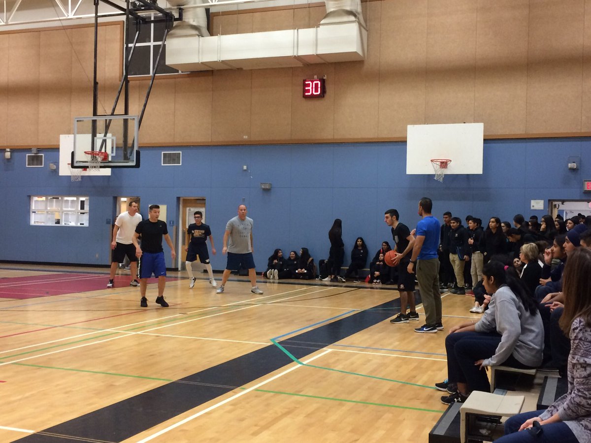 CochraneEDU's tweet photo. The Staff-Student Basketball game was a great way to end the week! @ATMSSabres and @abbytitans joined together to form the teams. #teacherswereguests #draining3s https://t.co/u7NRGhVHCu