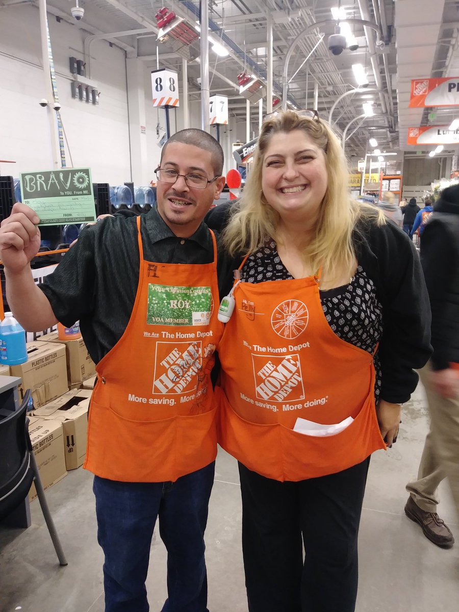 #6845 morning rally ASM <a href="/pellysmile/">Pelly Cecchi</a> recognizing D26 assoc, Roy for amazing customer service across deptartment <a href="/mtarazona1392/">Millie</a> @Merced21Ray