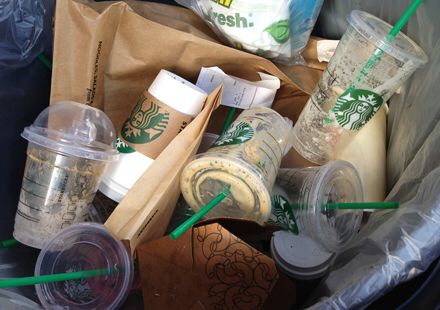 Starbucks cups are not recyclable, which means 4 billion go to landfill each year. That needs to change: buff.ly/2ohfzJd

#EndOceanPlastics #useless #wasteless