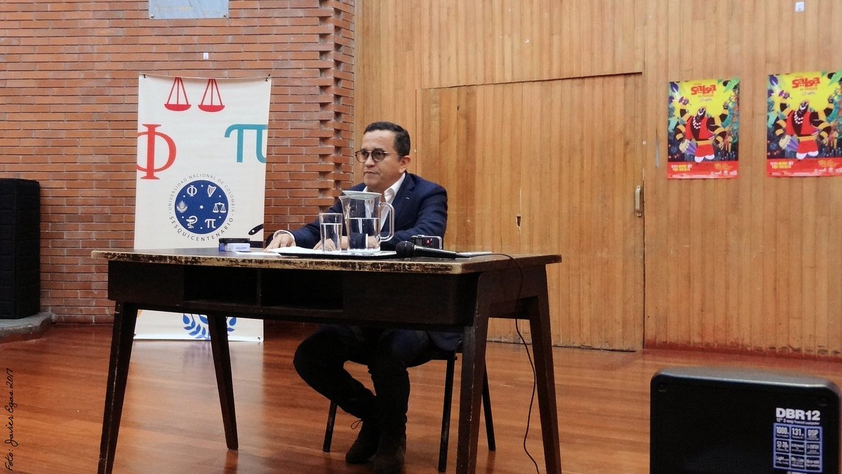 javioegas's tweet photo. "La memoria se va borrando como estrategia de dominación" @YuriTura en el Olav Roots de la @UNColombia ahora mismo en @venasdelcaribe por @985unradio @unradiomedellin @CaldasFm963 y https://t.co/0WMsrRdANB #SalsaYMemoriaÉtnica evento académico del pasado #SalsaAlParque2017 https://t.co/1AGJQVs1mU
