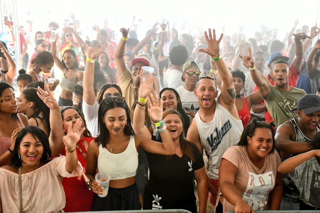 GoodHopeFM's tweet photo. One hour of @djdrjules all over your radio and all over Paarl #SummerSplash2017
#DrsInTheHouse https://t.co/oo1DRPa4ic