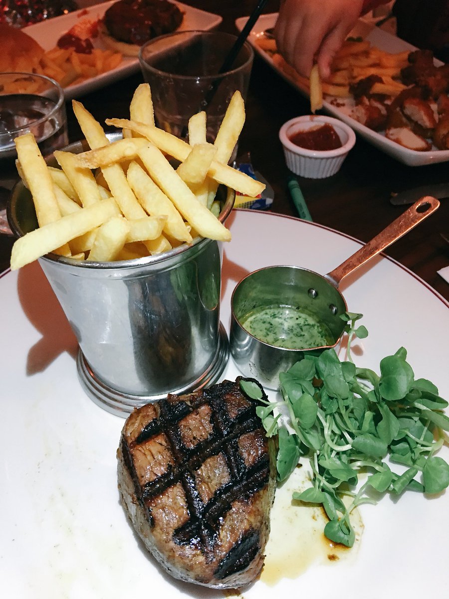 insideKENT's tweet photo. Last bit of Christmas shopping done today with a nice stop off for lunch @CafeRougeTweet #bluewater #cambert #frites 🥖🍴🇫🇷 https://t.co/f2bZ0Ra1y2