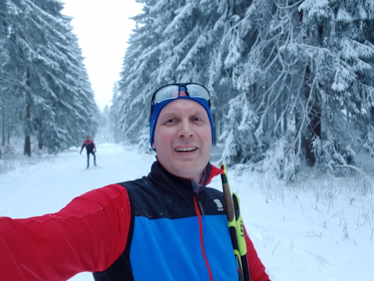 Crosszinser's tweet photo. Saisoneröffnung auf dem Meissner , endlich Skaten vor der Haustür. #rolldichfit https://t.co/P6LqHJFduT