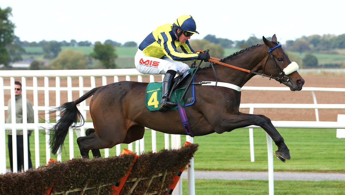 BBCSport's tweet photo. A very sad afternoon for horse racing.
Six-year-old Starchitect had to be put down after suffering a broken leg.
Trainer David Pipe said: "He was a real tough customer and always tried his heart out."
#RIPStarchitect
More: https://t.co/XgcT72iywv https://t.co/CkzaJ7mntO