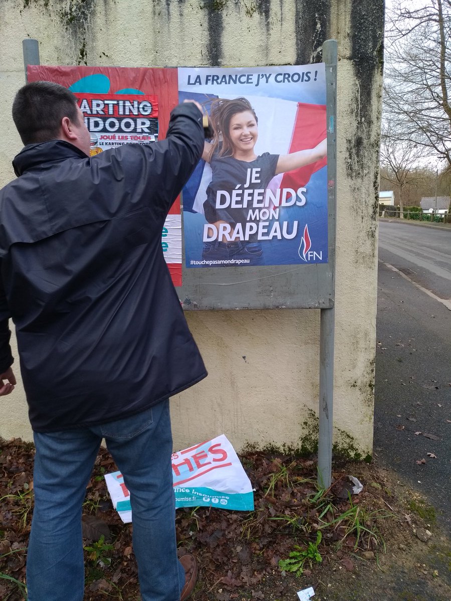 PeanVeronique's tweet photo. #touchepasamondrapeau #FN37
Le 16 décembre, journée du drapeau, en Touraine aussi. Bravo à tous les militants et sympathisants qui s’y sont associés. Français toujours. Vive la France !@FN_officiel https://t.co/zixBa757HR