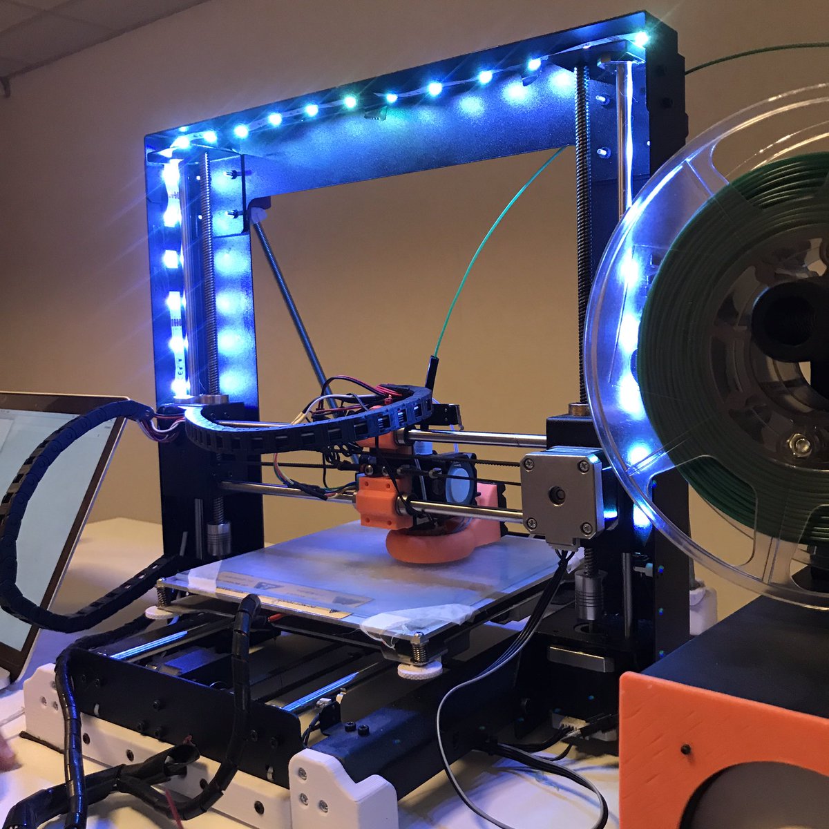 CoderDojoSviken's tweet image. Laddar inför jul med att skriva ut egna pepparkaksformar arbetarbladet.se/gavleborg/sand…