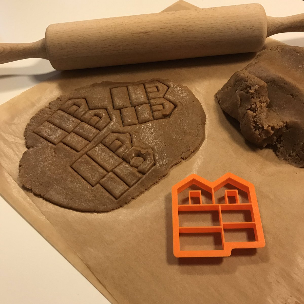 CoderDojoSviken's tweet image. Laddar inför jul med att skriva ut egna pepparkaksformar arbetarbladet.se/gavleborg/sand…