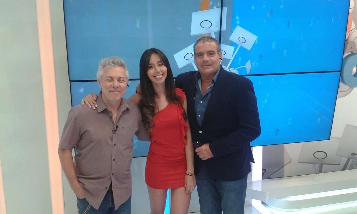 SEOPrensa's tweet photo. Al terminar @ladoberto, arranca #UcUTV en @TyCSports con @recontravale5, @bbsanzo y @abelumartinez. Toda la final de #LSB2017, lo mejor de la @LigaNacional, @AbaBasquet en @centrogalicia y @JrNBACABB en @RacingClub con la música de @ntvgoficial y grandes sorteos (#MiCerveroNadir) https://t.co/1QAhPrwl4H