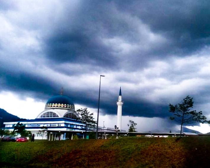 afiqsofluffy's tweet image. Masjid Al-Mursyidin💖💖💖 Kampus Sultan Azlan Shah, Universiti Pendidikan Sultan Idris 💝

Credit edit : Iqmal Haziq (dak dak account yg bercita cita nak jd dak dak art #brosupport)