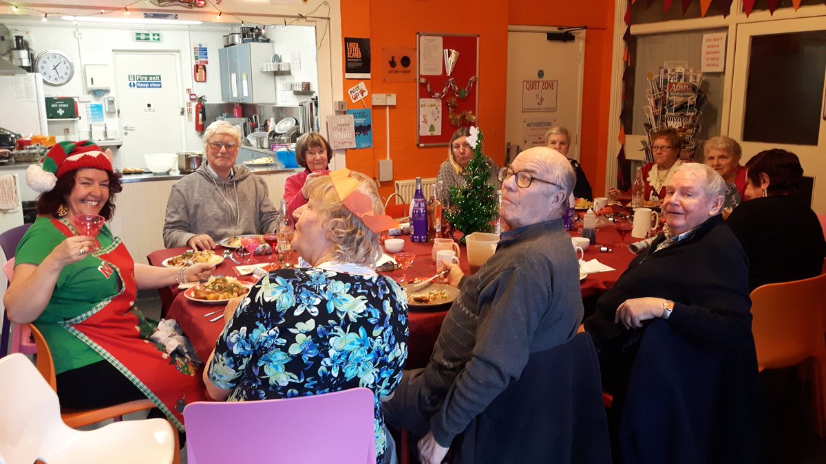 Meetupcommunity's tweet image. Our Senior Citizens Xmas Lunch was a big success yesterday at Meet Up. Such a fabulous bunch of people. We all had lots of fun! #TBFCharity 🎅🎄🎈🎉🎁 ❤