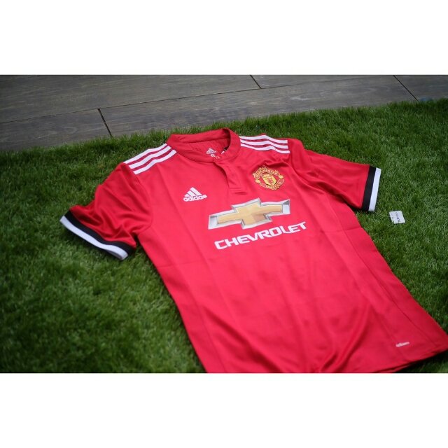 SCRSHP7_project's tweet photo. Saya menjual Jersey MU home 2017/2018 Official Adizero seharga Rp99.000. Dapatkan produk ini hanya di Shopee! https://t.co/lJuyBdPHZU #ShopeeID https://t.co/mDoF7YL1v6