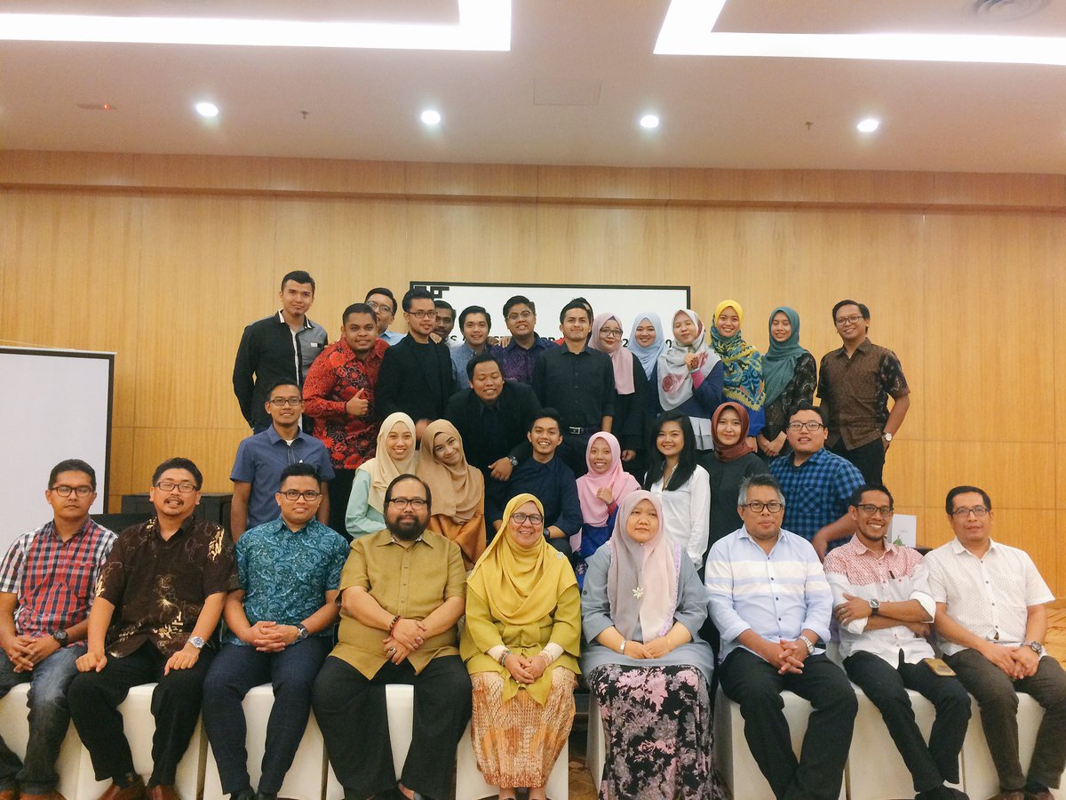 Firdauspedot94's tweet photo. Keluarga MPP 16/17 💕
#mppapirasi #mppukm https://t.co/ZIeEAmGe5E