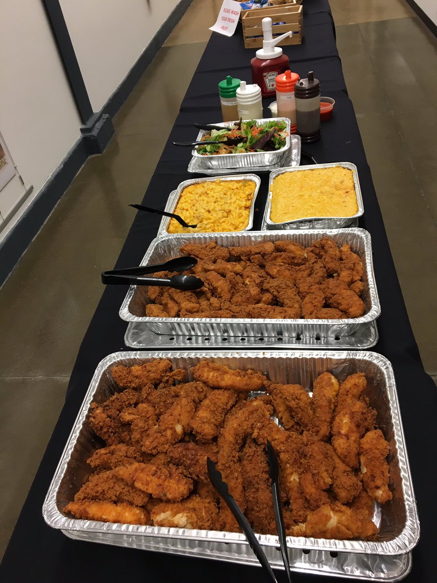 hylandhackathon's tweet photo. Lunch is served! #HylandHackathon https://t.co/7c563PFMVC