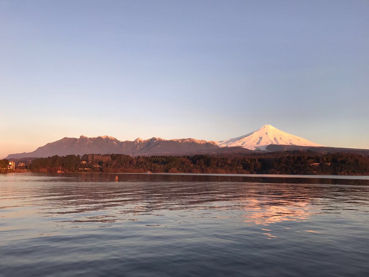 InPucon's tweet photo. @Pucon_Sello_S #Emprendedores @Clausolar @mostroabisal @InPucon Dando #Belleza #Poyecto @AquaV7_42 #Pemium #Alcalina #FelizSabado #Pucon @Pucon_Sello_S #Chile https://t.co/VgWEzrmYdg